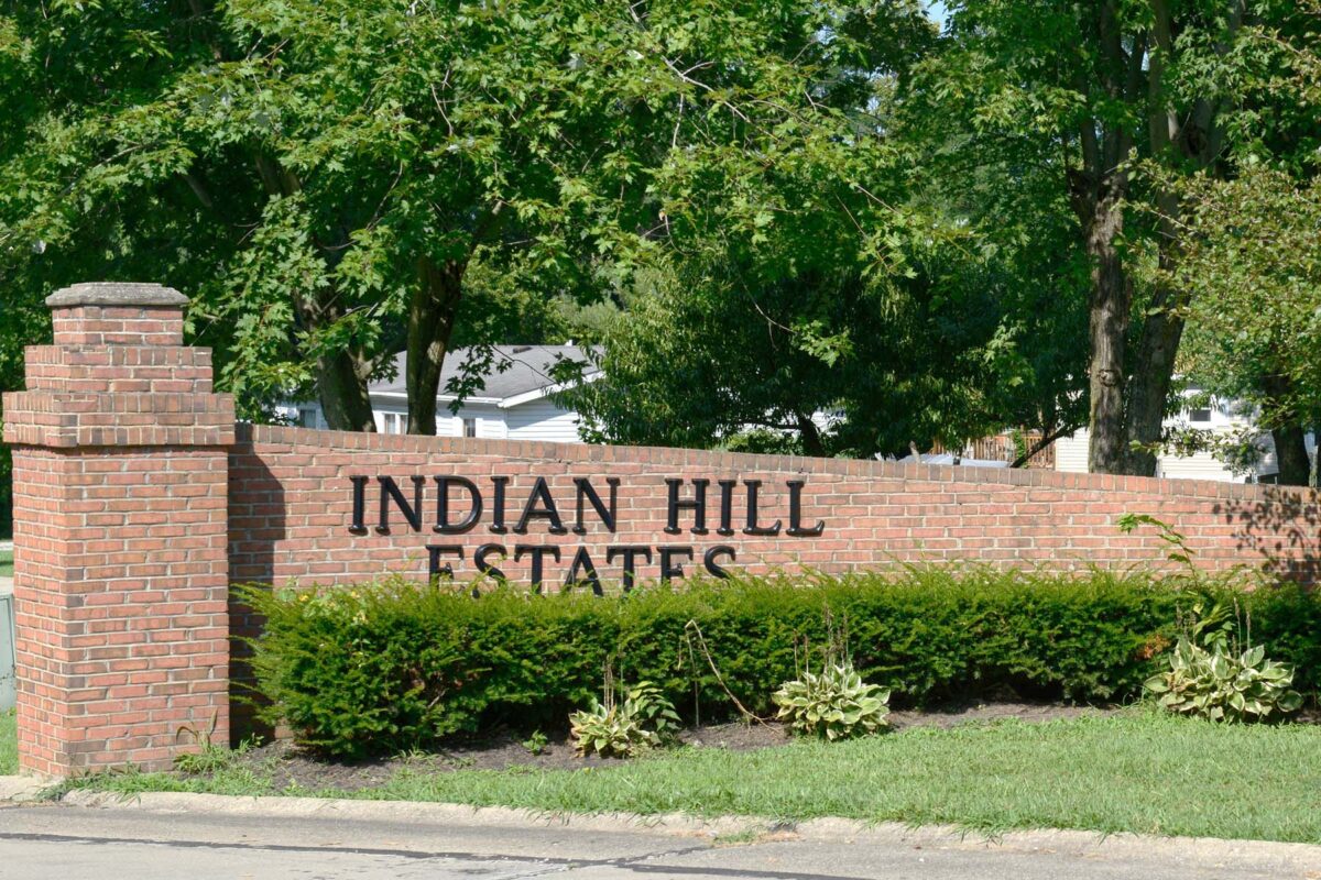 sign-indian hill-7106