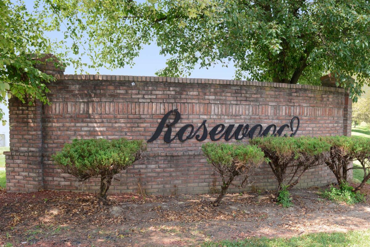 sign-rosewood-4356