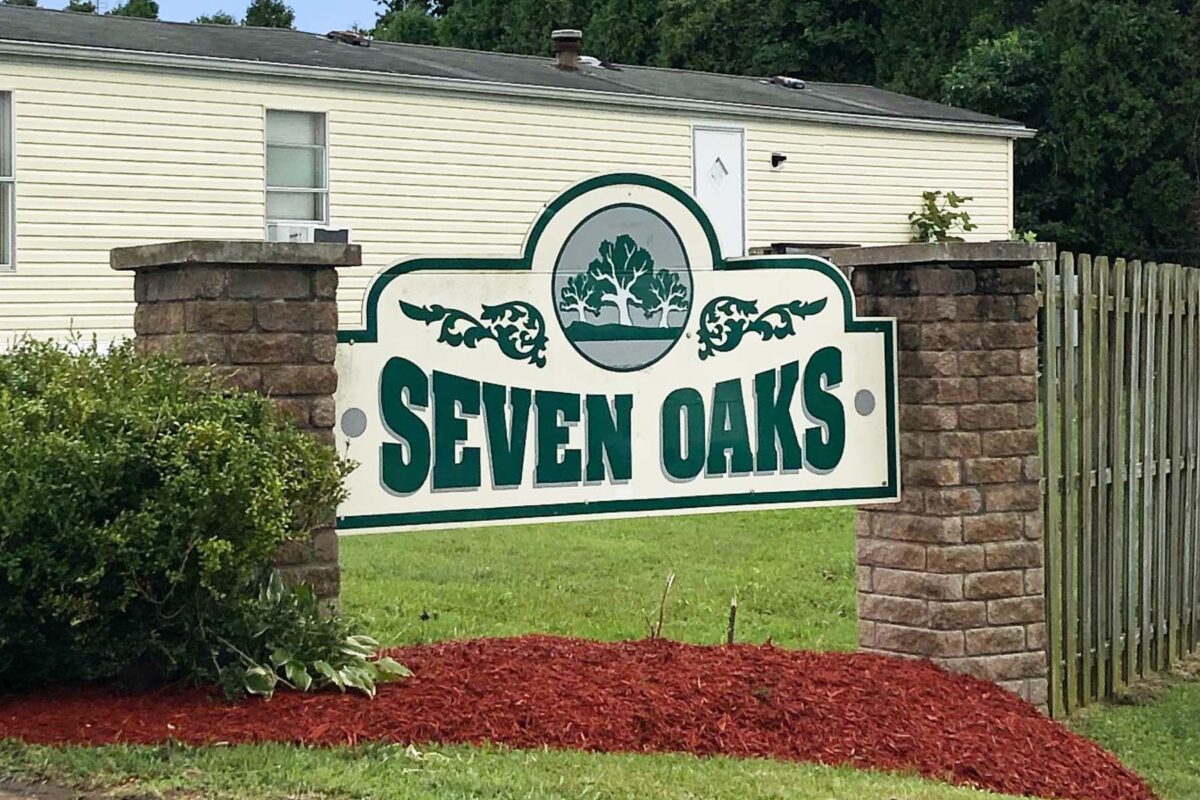 sign-seven oaks